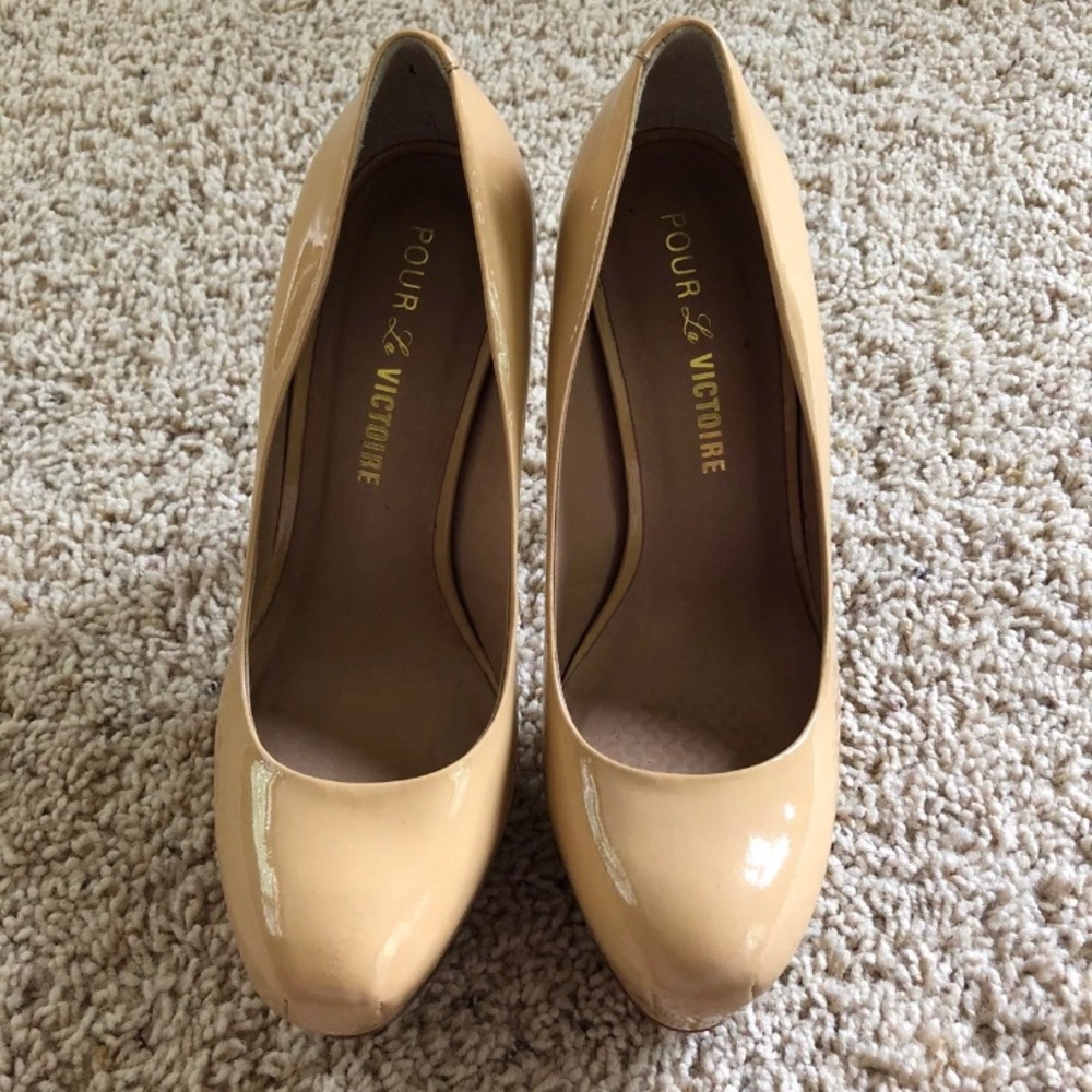 Pour la Victoire Nude Heels